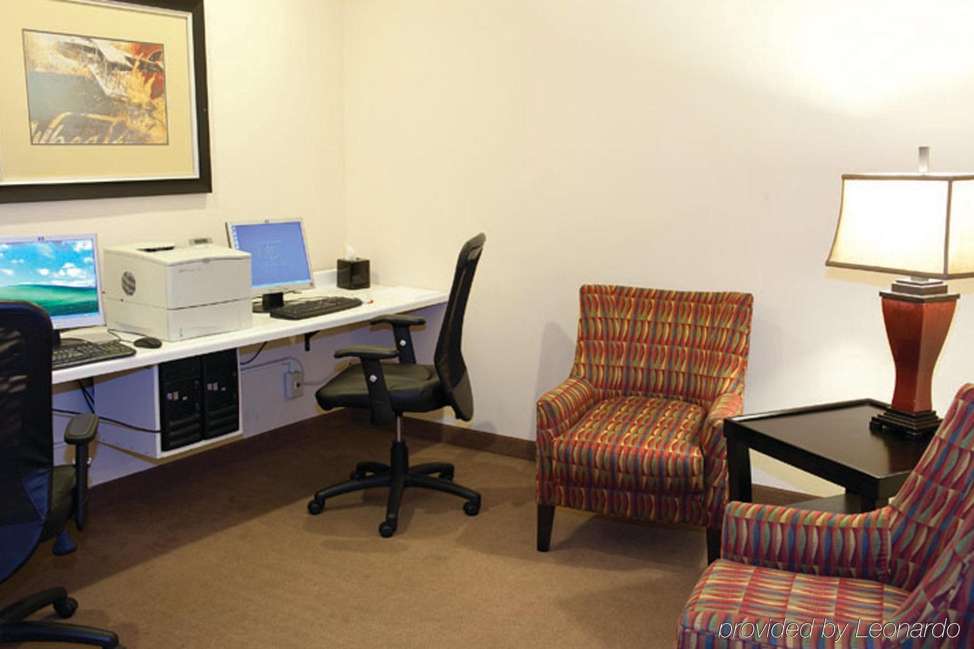 Hotel Holiday Express & West By Ihg 3*