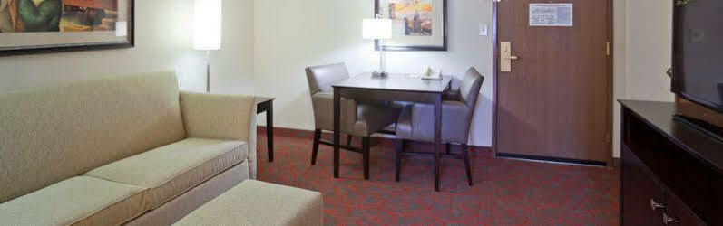 Express & West By Ihg Bloomington